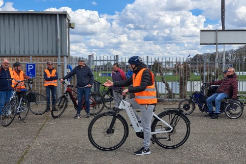 Maikel Govaarts geeft fietstraining aan 55-plussers