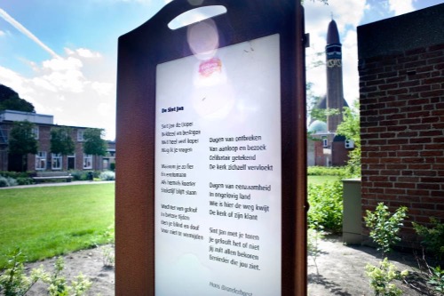 Gedicht uit de Waalwijkse Poëzieroute, locatie stadstuin aan de Hooisteeg