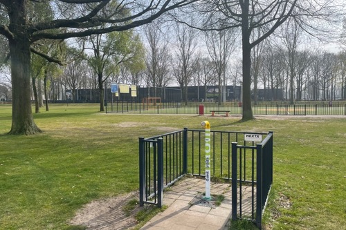 Watertappunt bij Cruyff Court aan de Van der Merwedelaan, Waalwijk