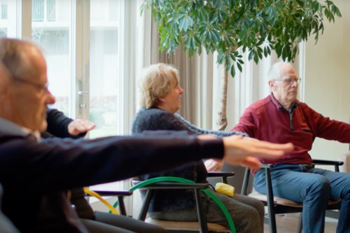 Beweegles voor senioren in Residentie Moller door theLocalgym Waalwijk